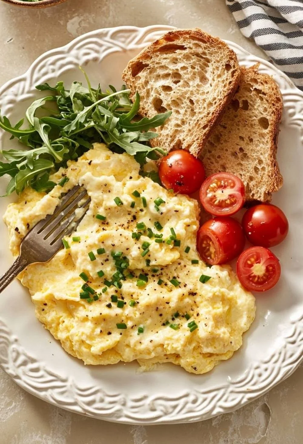 Fluffy Scrambled Eggs with Fresh Veggies